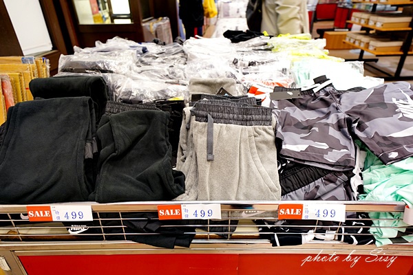 [情報] 台北內湖nike童鞋5折、nike童裝4.5折
