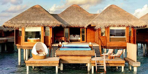 HuvafenFushi_Per_AQUUM_Ocean-Bungalow_Plunge_Pool.jpg