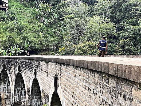 斯里蘭卡 (9)  -  Day 6  九拱橋, 拉瓦納瀑布
