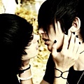 Emo_kissin.jpg