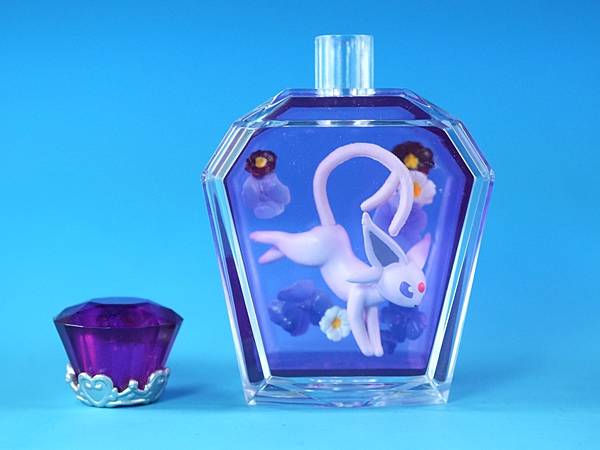 香水瓶3_10.jpg 香水瓶3_10.jpg