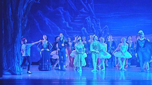 芭蕾天鵝湖06.jpg