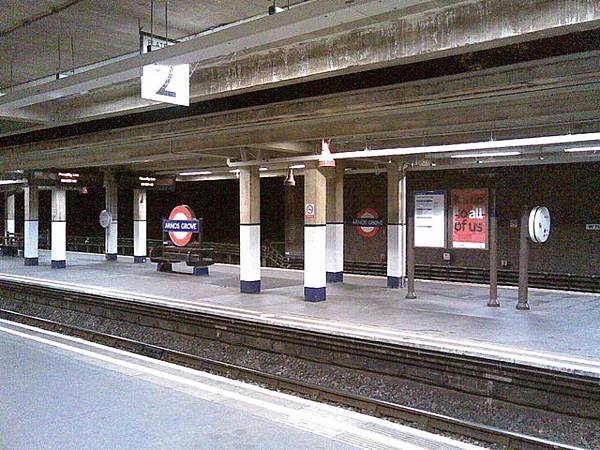 Arnos Grove Underground Stati...