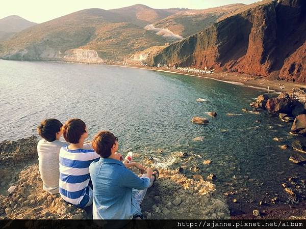 120914 推特-圭賢(赫 旭 圭旅行在希臘Red Beach)