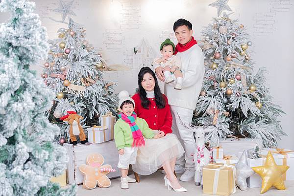 碩媽꙳育兒分享𖧧 班尼頓寶寶週歲寫真 懶人包 服裝 道具 場