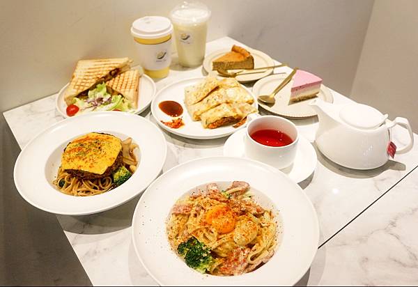 網美餐廳laymoon cafe-餐點中西合併很特別,還能玩占卜~