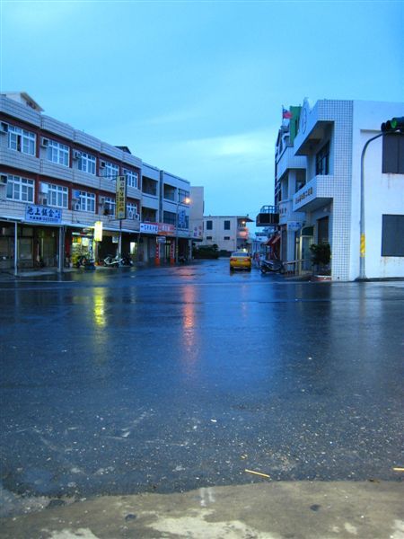 下過雨後的街道