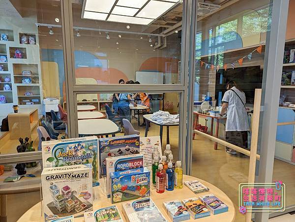 Tiger family親子課程:火山爆發超有趣實驗!STEAM手做課程分享,一起來參加恐龍驚奇科學派對!-46.jpg Tiger family親子課程:火山爆發超有趣實驗!STEAM手做課程分享,一起來參加恐龍驚奇科學派對!-46.jpg