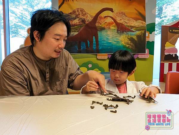 Tiger family親子課程:火山爆發超有趣實驗!STEAM課程心得-14.jpg Tiger family親子課程:火山爆發超有趣實驗!STEAM課程心得-14.jpg