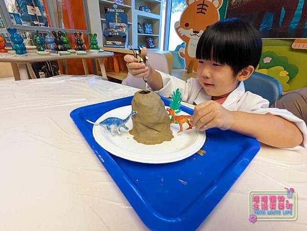 Tiger family親子課程:火山爆發超有趣實驗!STEAM手做課程分享,一起來參加恐龍驚奇科學派對!-38.jpg Tiger family親子課程:火山爆發超有趣實驗!STEAM手做課程分享,一起來參加恐龍驚奇科學派對!-38.jpg