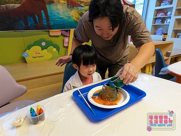 Tiger family親子課程:火山爆發超有趣實驗!STEAM手做課程分享,一起來參加恐龍驚奇科學派對!-30.jpg Tiger family親子課程:火山爆發超有趣實驗!STEAM手做課程分享,一起來參加恐龍驚奇科學派對!-30.jpg