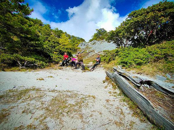 60af105ab4582.jpg 60af105ab4582.jpg