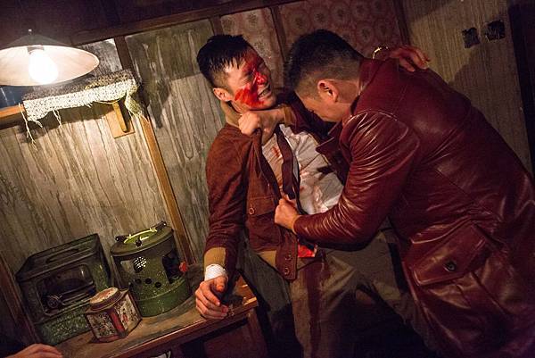 余文樂客串《陀地驅魔人》演打戲滿臉是血.jpg 余文樂客串《陀地驅魔人》演打戲滿臉是血.jpg