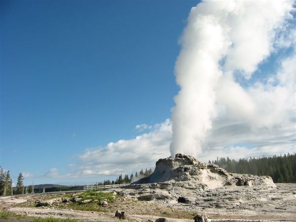 Yellowstone-Old Faithful 017.jpg