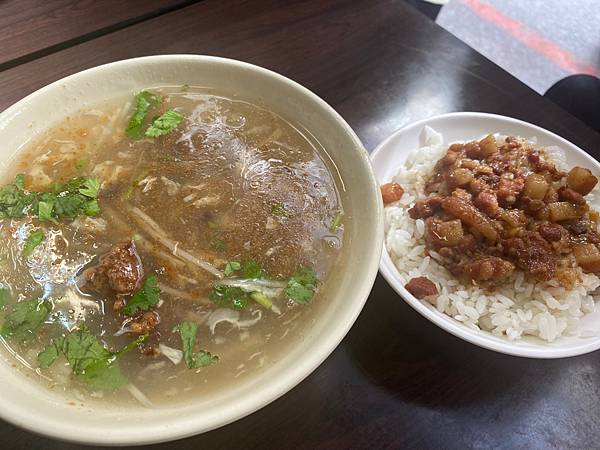 【華陰街吃吃】台北大同|福元胡椒餅、福珍排骨酥麵@捷運台北車