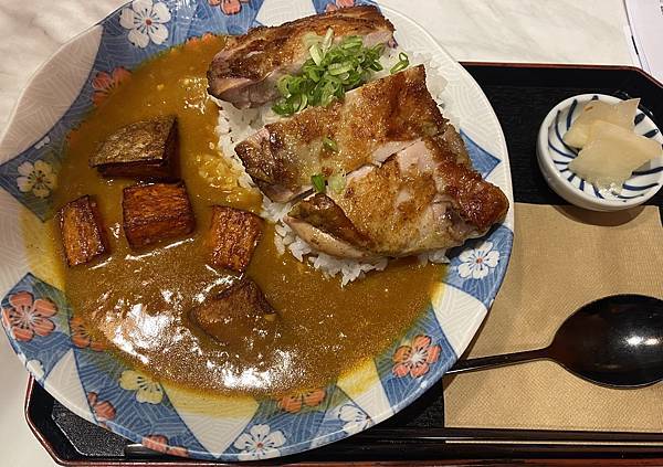 【北安咖哩】大直、實踐大學區的強檔咖哩店主打傳遞溫暖幸福的 【北安咖哩】大直、實踐大學區的強檔咖哩店主打傳遞溫暖幸福的