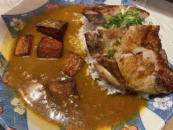 【北安咖哩】大直、實踐大學區的強檔咖哩店主打傳遞溫暖幸福的 【北安咖哩】大直、實踐大學區的強檔咖哩店主打傳遞溫暖幸福的