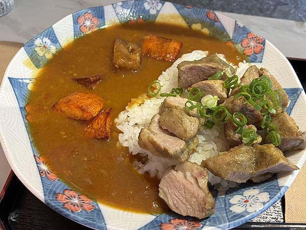 【北安咖哩】大直、實踐大學區的強檔咖哩店主打傳遞溫暖幸福的 【北安咖哩】大直、實踐大學區的強檔咖哩店主打傳遞溫暖幸福的