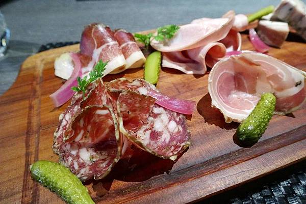 紅點熟成肉餐廳