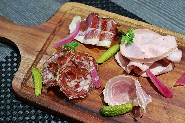 紅點熟成肉餐廳