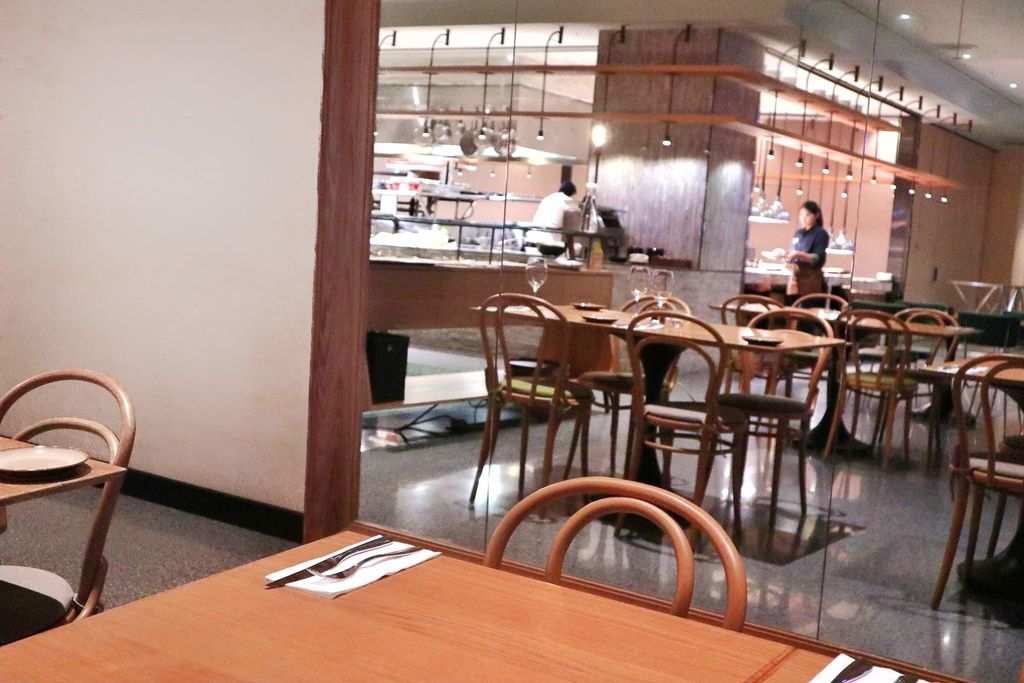 QUE原木燒烤餐廳