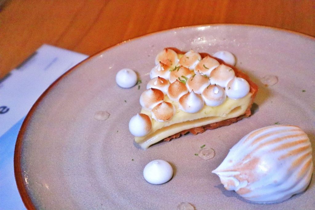 QUE原木燒烤餐廳