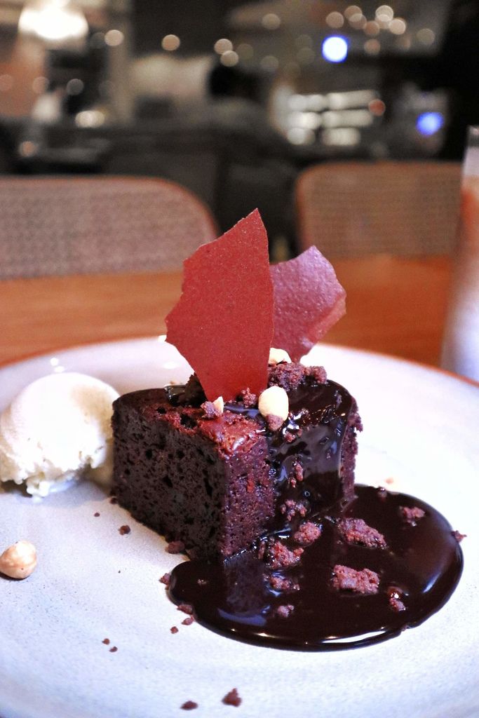 QUE原木燒烤餐廳