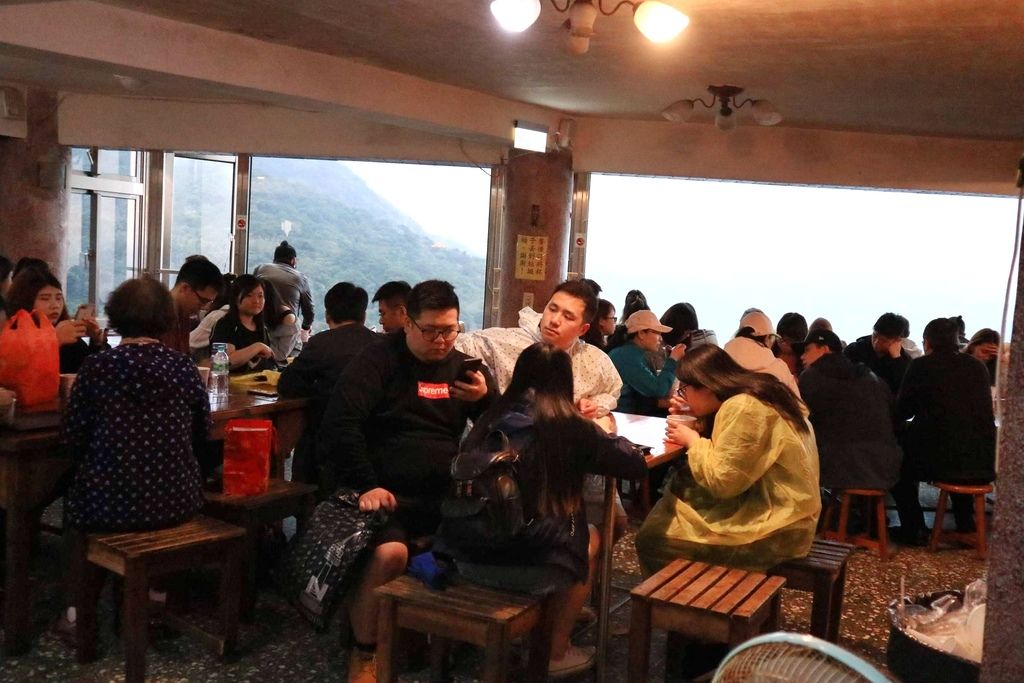 阿柑姨芋圓,九份必吃美食芋圓、地瓜圓,坐看一城山色半城湖 / 新北九份老街
