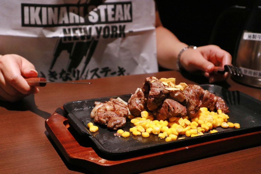 IKINARI STEAK,台灣一號店,立食牛排,日本師傅,300g厚切牛排,社長秘製牛排醬,CITYLINK南港,台北南港,CITYLINK,日本牛排,超人氣,立食