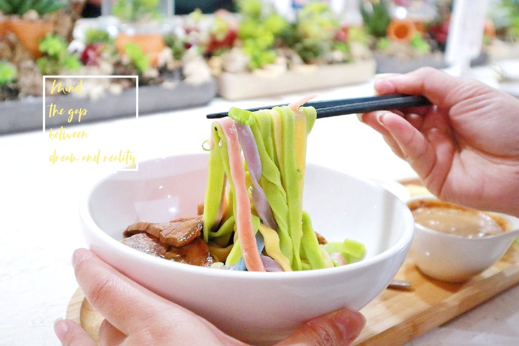 無聊咖啡,AMBI- CAFE,IG打卡,吳宗憲,Sandy,拿鐵,鬼靈精抹茶蛋糕,忠孝敦化,東區,咖啡廳,狐蒙,AMBI CAF