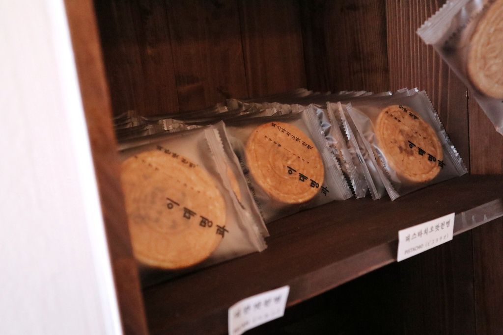 【韓國釜山美食】二代名菓이대명과:釜山必買伴手禮,傳承一甲子韓式煎餅(外帶) @女子的休假計劃 이대명과(二代名菓)草梁845