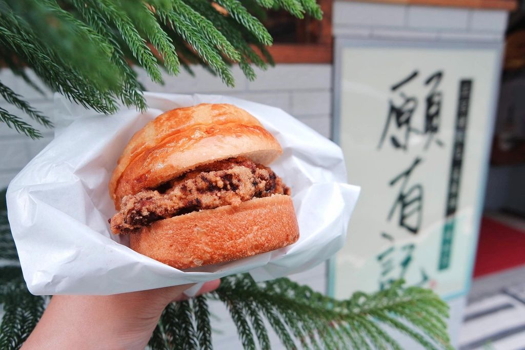 港式餐廳,冰火波蘿油,豬扒包,凍檸茶,鹹檸七,絲襪奶茶,公仔麵,台北大安,科技大樓站,港式飲茶,願有記,雞扒包
