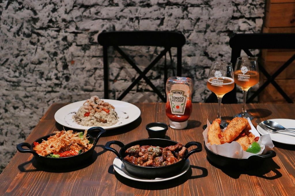 Waiting Bistro,台北東區,餐酒館,小酒館,安東街,炸魚薯條,松露松阪豬燉飯,台北美食,捷運忠孝復興站,等等小酒館