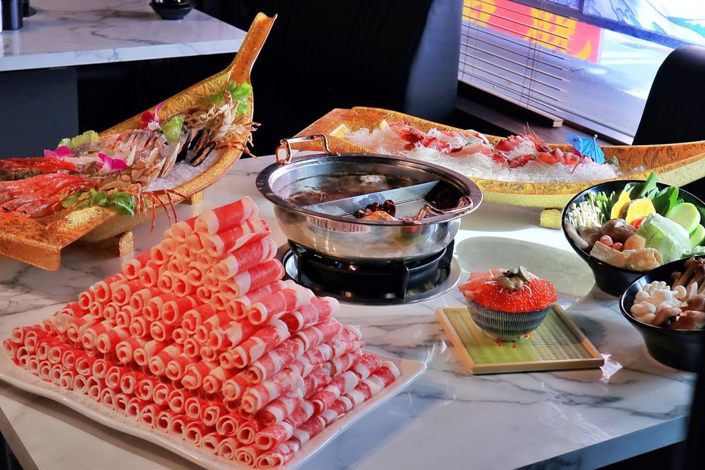 【台北火鍋】丼賞和食+嗨蝦蝦林森旗艦店,浮誇的海陸大餐及100盎司重量級肉山,完全不怕你吃 /台北聚餐推薦