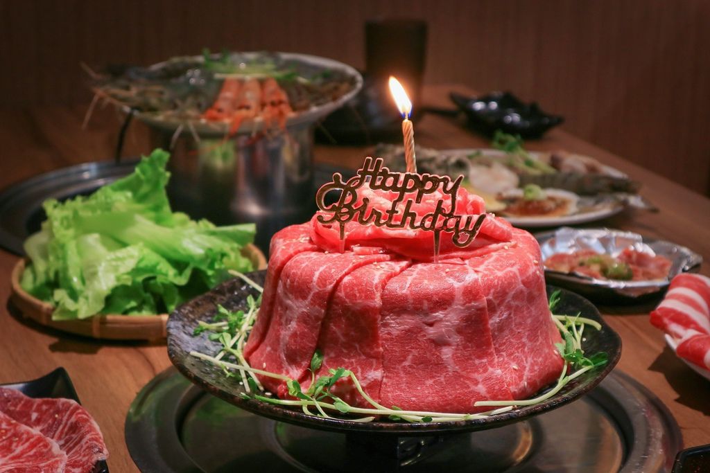 燒惑日式炭火燒肉,板橋店,吃到飽,和牛生日蛋糕,豪華痛風五國蝦,原木風格,蔥鹽牛舌,新北美食,板橋美食,炭火燒肉,燒肉吃到飽,燒惑,日式燒肉,牛排