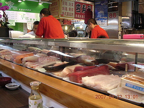 No 143 台北 天母士東市場立食 阿吉師 生魚片 握壽司 麥克小豬的天空 痞客邦