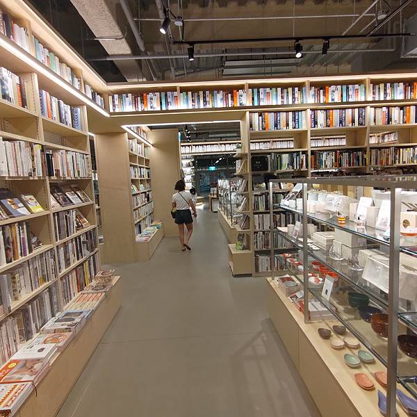 蔦屋書店桃園 (20).jpg