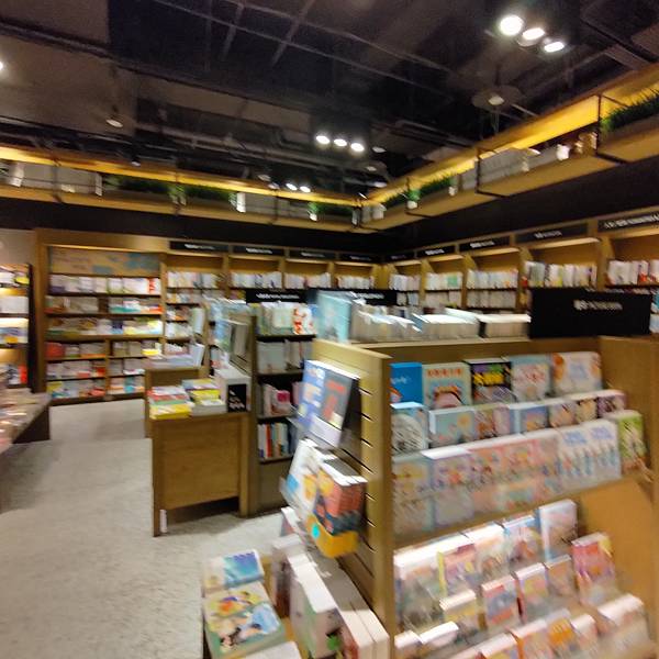 誠品生活亞東醫院店 (14).jpg