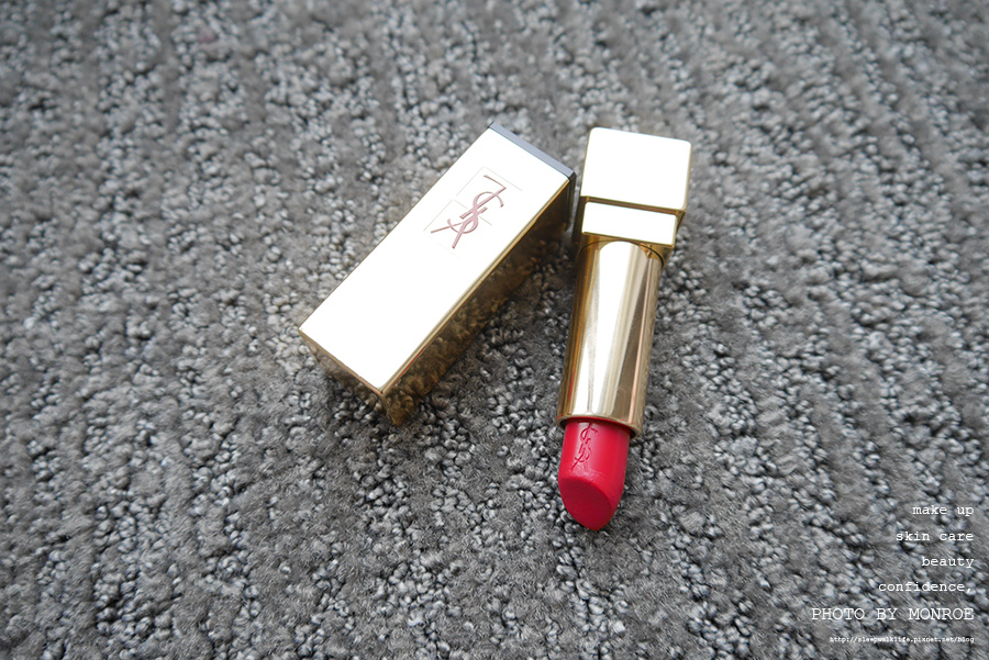 2015-beauty favorites -21-ysl-lipstick-64-fuchsia danger