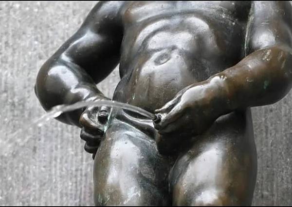 尿液顏色竟分9種!出現「危險小便色」趕快看醫生.jpg 尿液顏色竟分9種!出現「危險小便色」趕快看醫生.jpg