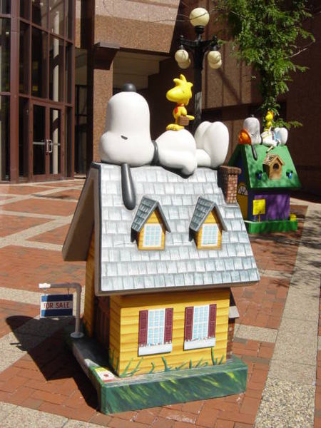 Snoopy Doghouse 33