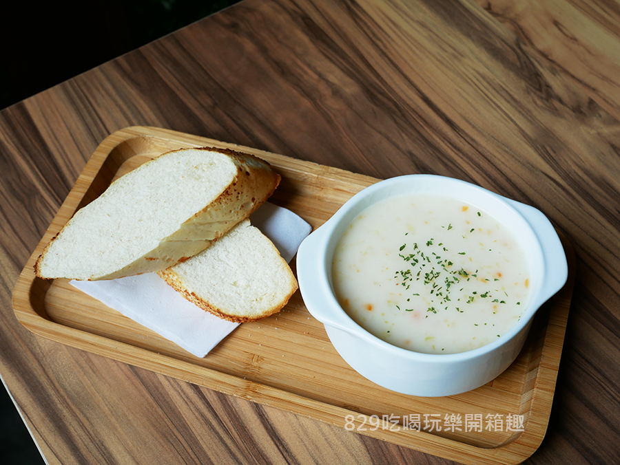 台中西屯區夏帕義大利麵-逢甲店｜逢甲大學附近聚餐、下午茶甜點分量多又平價CP值高舒芙蕾 (9).png