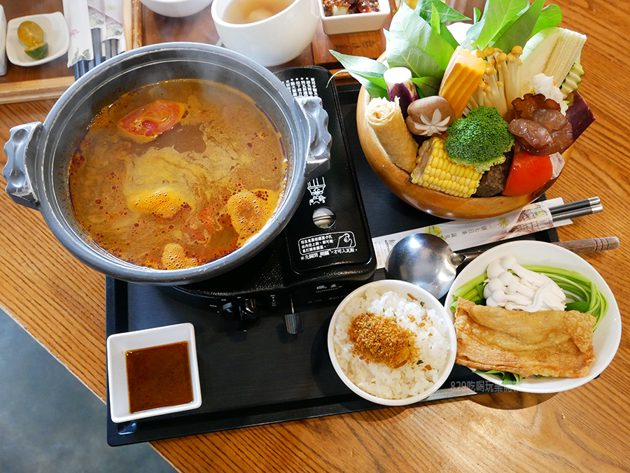 台中南屯區熱浪島南洋蔬食茶堂首創南洋蔬食料理創意蔬食餐廳葷食者肉食主義者也讚不絕口的異國蔬食料理台中素食餐廳 (13).png