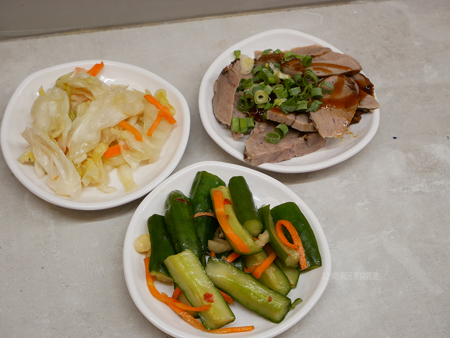 台中北屯牛肉麵緣起麵食館販售牛肉麵、水餃、湯品北平路美食 (8).png