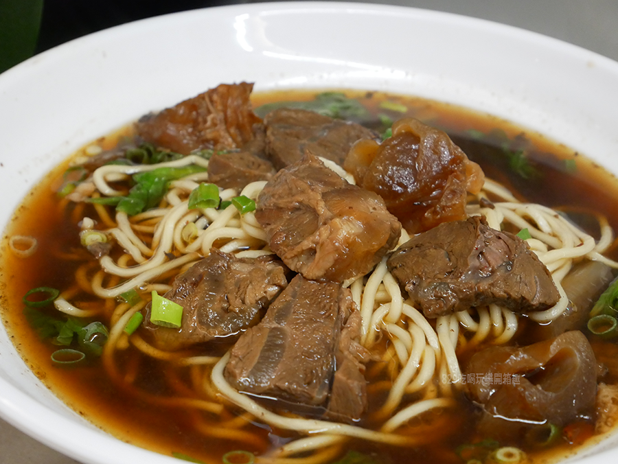 台中北屯牛肉麵緣起麵食館販售牛肉麵、水餃、湯品北平路美食 (10).png