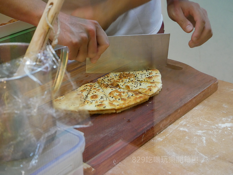 【台中西區】粳餅商行｜綜合羹飯飯、麵、米粉一次滿足｜手工綠豆鍋餅、蔥花油餅、牛肉捲餅口感外酥內軟Q彈｜RE紅包、振興卷｜科博館附近平價美食40元起 (10) 拷貝.png