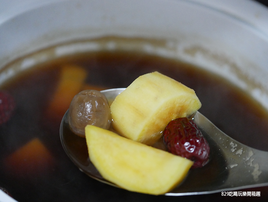 【宅配美食】雙健生技濃縮飲｜桂圓紅棗茶、黑糖暖薑茶｜隨時來一杯熱熱喝好暖心｜即沖即泡即食飲品推薦｜蝦皮、屈臣氏販售中｜紅棗桂圓地瓜湯食譜 (1).png