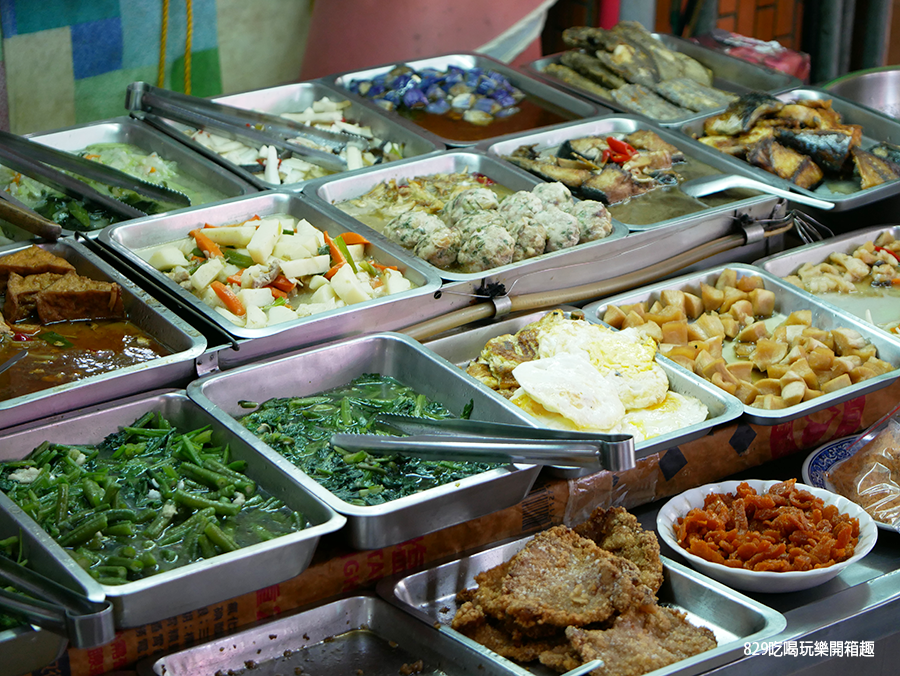 【台中豐原美食】三豐小吃部｜豐原第一市場40年老店｜販售炒麵、豬血湯、米糕、清粥小菜、麻薏湯｜菜市場隱藏版銅板美食，太晚起吃不到｜豐原廟東 (14).png