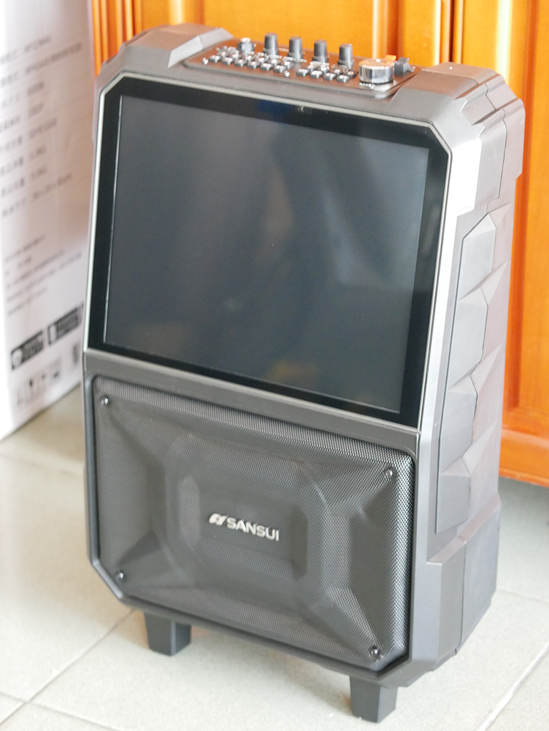 【開箱】SANSUI山水行動KTV(SKTV-T888)|15吋觸控螢幕|支援WIFI上網可用APP點歌|拉桿設計走到哪唱到哪|居家、戶外露營唱歌好幫手 (13).png 【開箱】SANSUI山水行動KTV(SKTV-T888)|15吋觸控螢幕|支援WIFI上網可用APP點歌|拉桿設計走到哪唱到哪|居家、戶外露營唱歌好幫手 (13).png