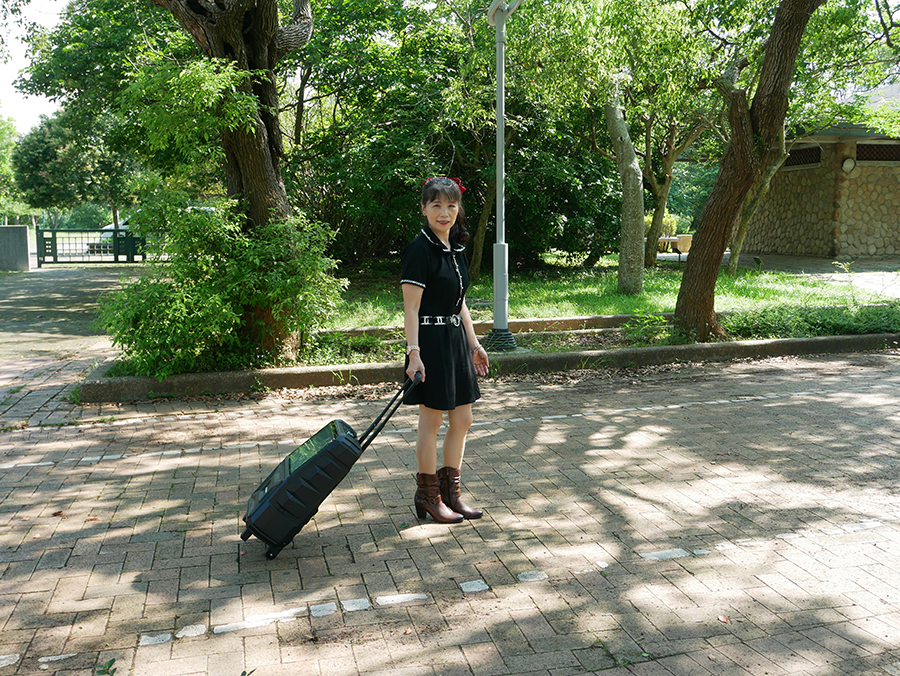 【開箱】SANSUI山水行動KTV(SKTV-T888)|15吋觸控螢幕|支援WIFI上網可用APP點歌|拉桿設計走到哪唱到哪|居家、戶外露營唱歌好幫手 (17).png 【開箱】SANSUI山水行動KTV(SKTV-T888)|15吋觸控螢幕|支援WIFI上網可用APP點歌|拉桿設計走到哪唱到哪|居家、戶外露營唱歌好幫手 (17).png